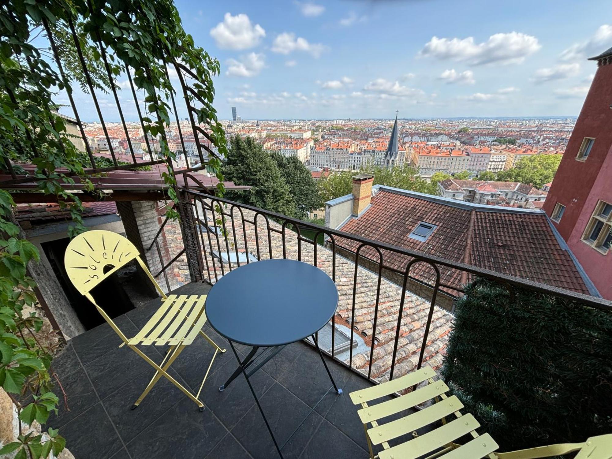 Les Jardins Du Gourguillon Apartment Лион Екстериор снимка